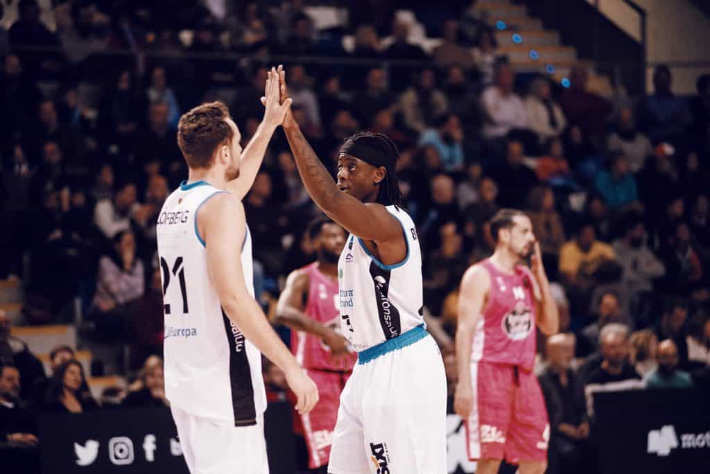 Bropleh y Löfberg disfrutando de la victoria ante Breogán